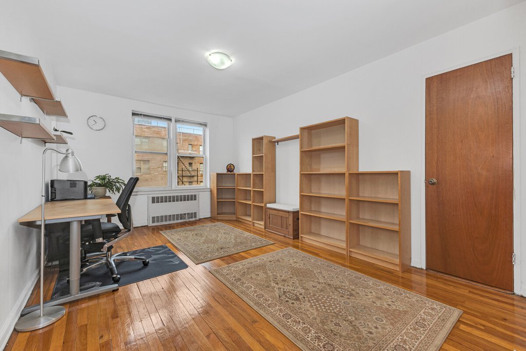 66-33 Yellowstone Boulevard, Unit 5B photo 7