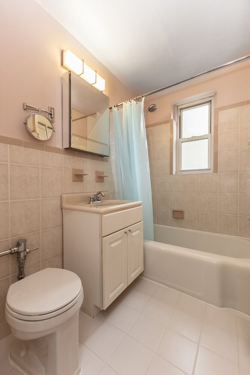 66-33 Yellowstone Boulevard, Unit 5B photo 8