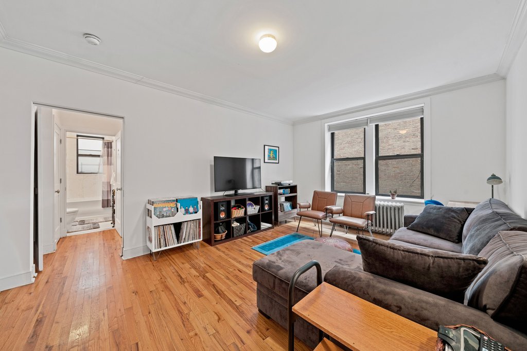 710 Riverside Drive, Unit 3F photo 4