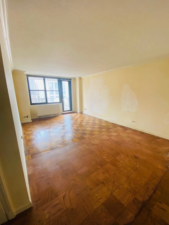 301 East 87th Street, Unit 21A