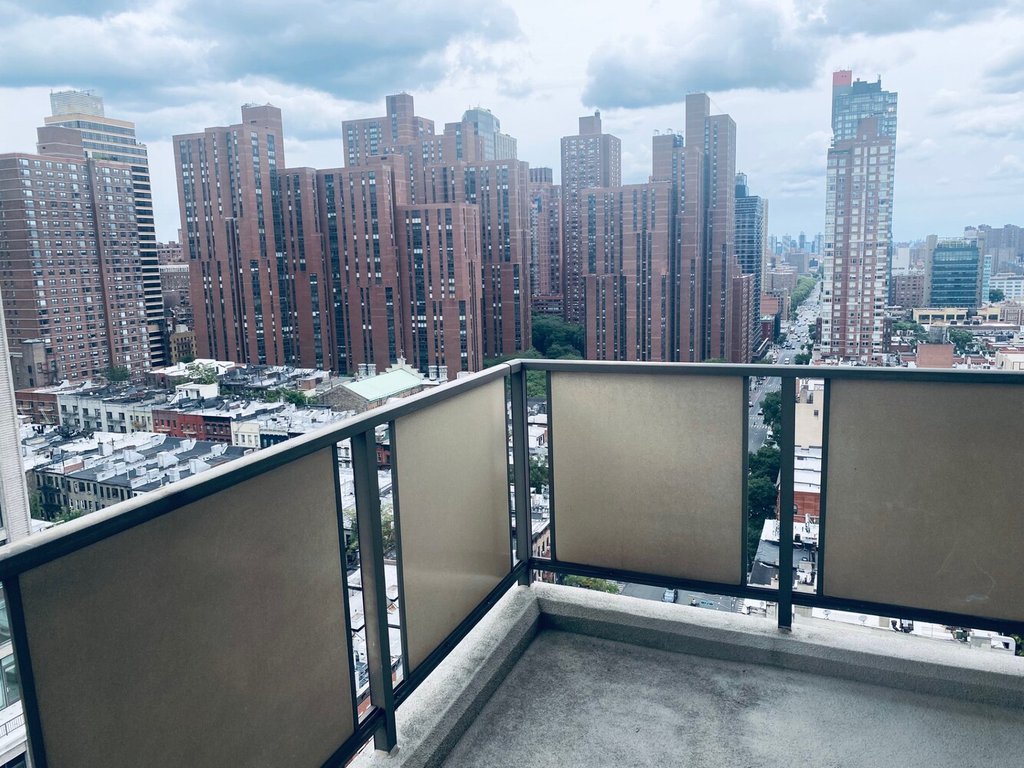 301 East 87th Street, Unit 21A photo 4