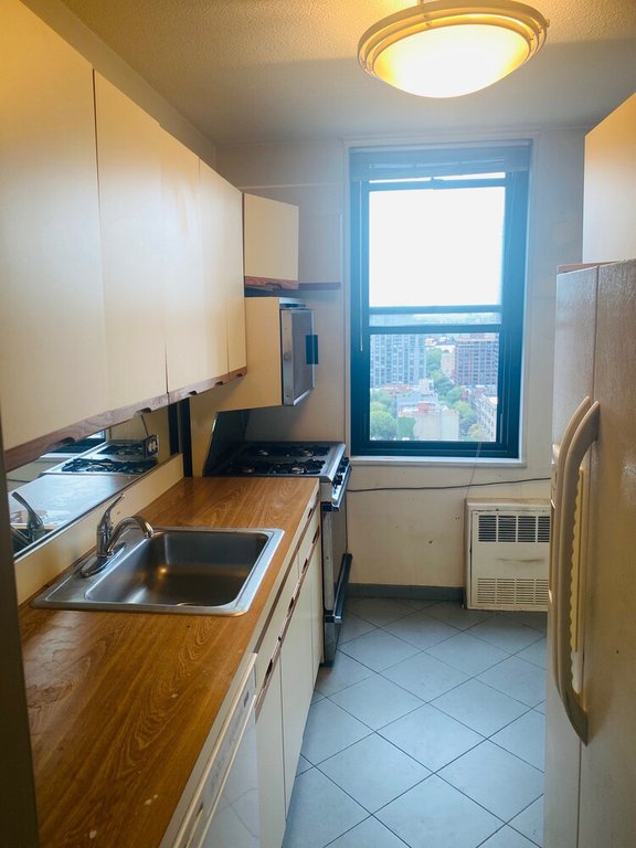 301 East 87th Street, Unit 21A photo 6