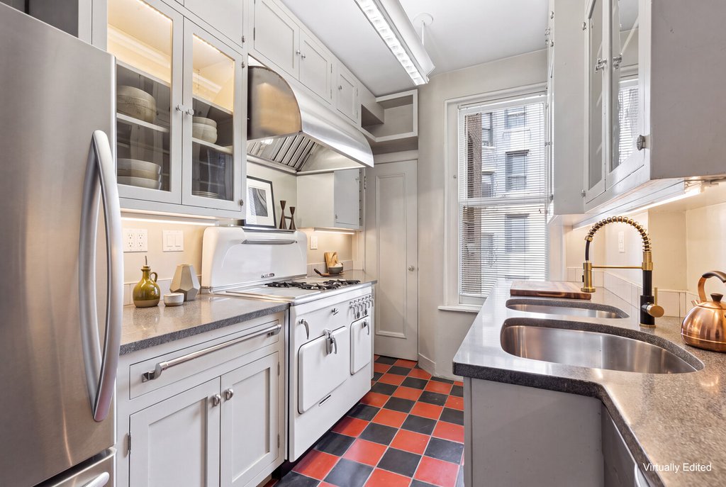 138 East 36th Street, Unit 8A photo 4