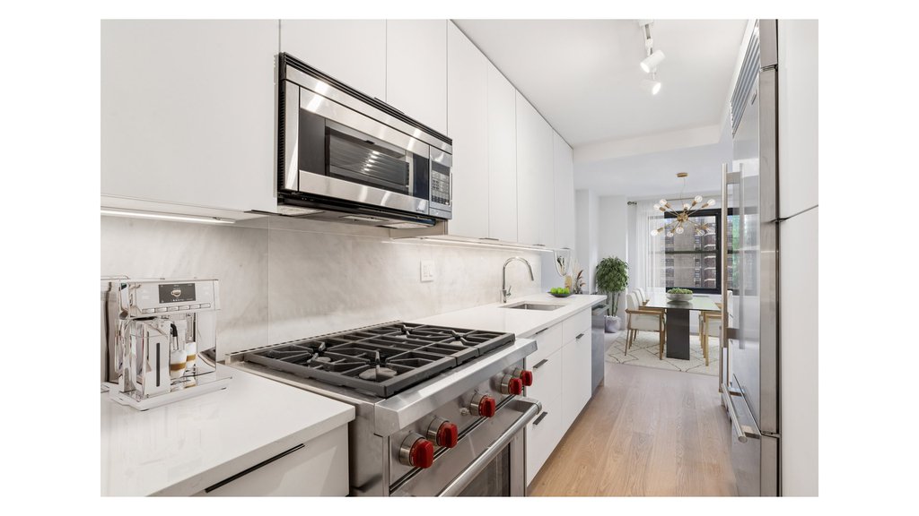 140 West End Avenue, Unit 21U photo 8