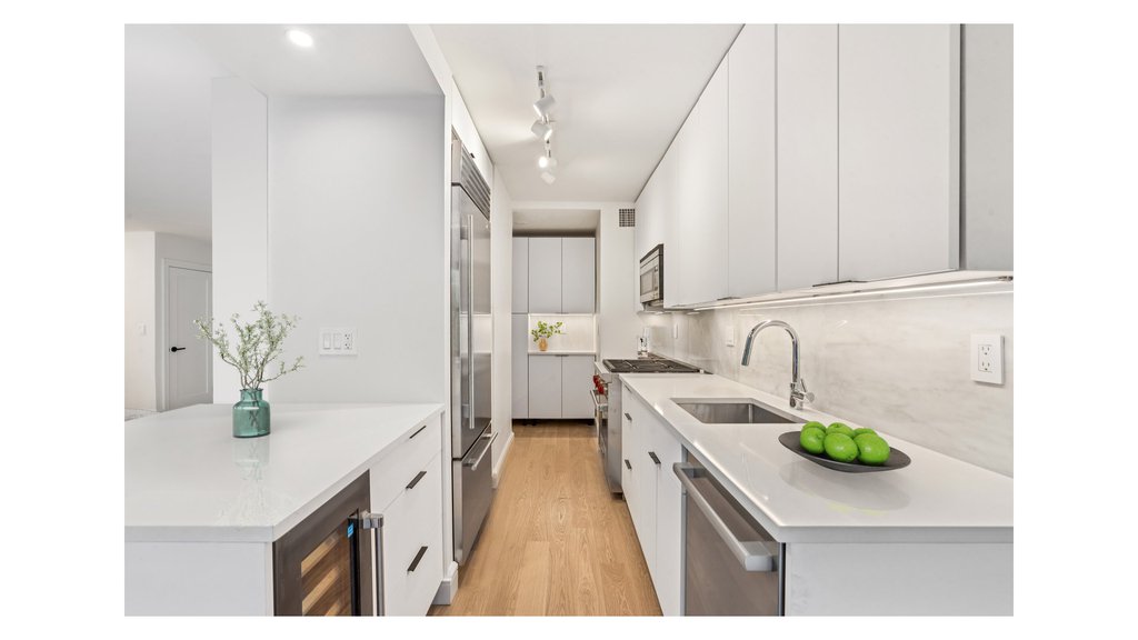140 West End Avenue, Unit 21U photo 9