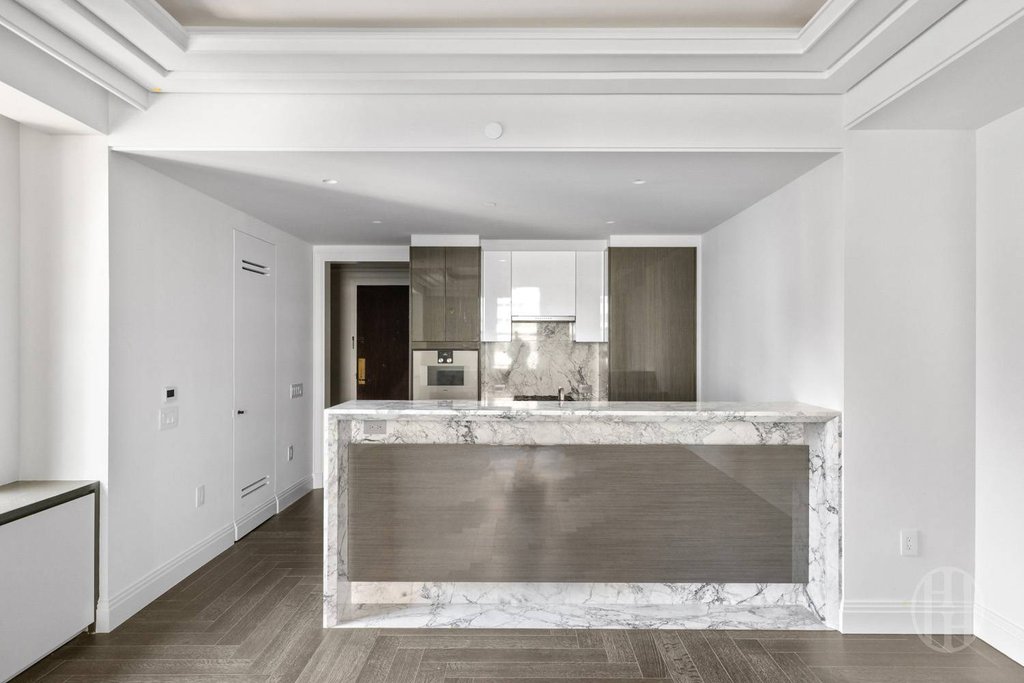 303 Park Avenue, Unit 2905 photo 8