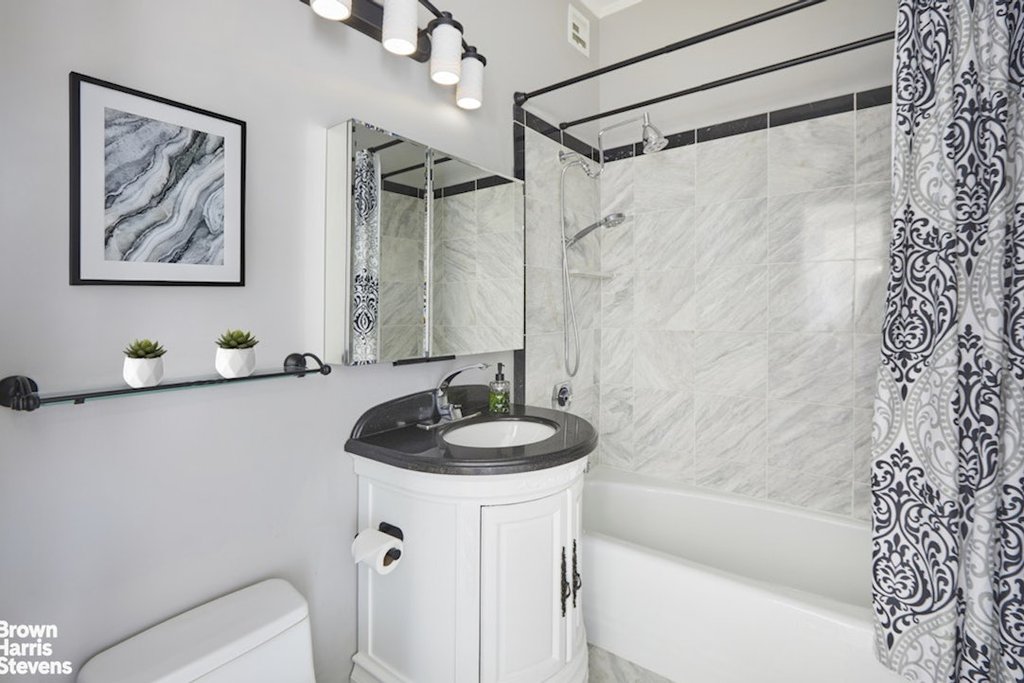 200 East 32nd Street, Unit 32A photo 4