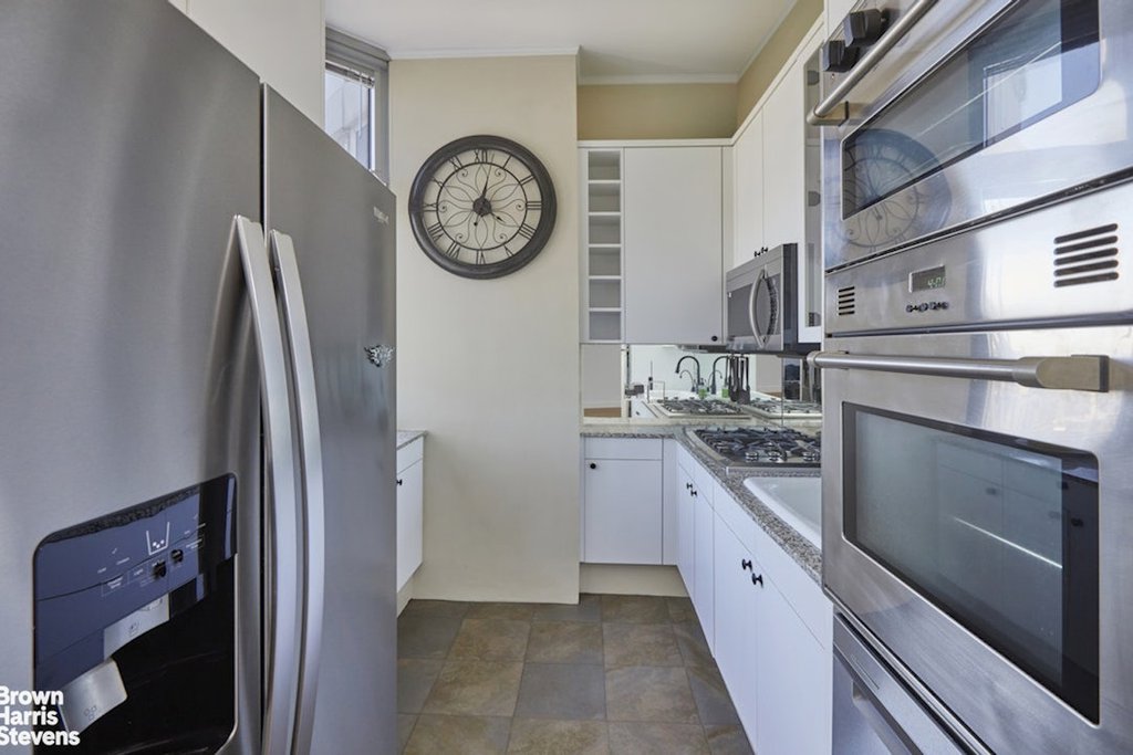 200 East 32nd Street, Unit 32A photo 8