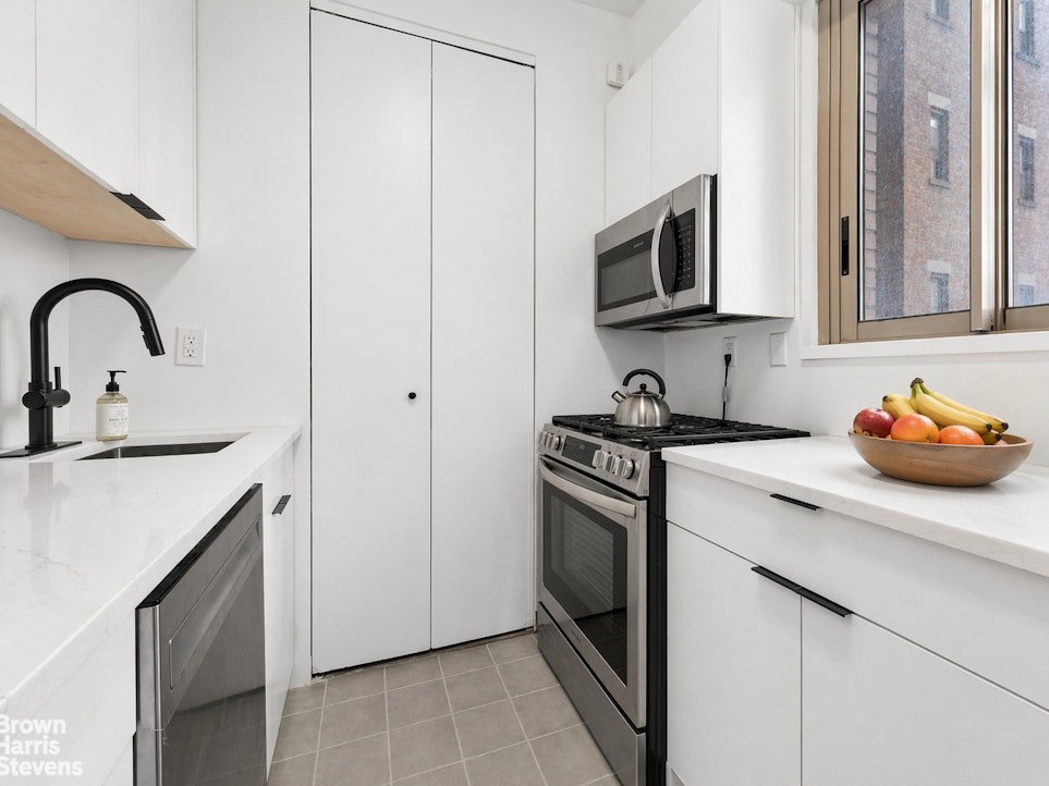 101 West 79th Street, Unit 3A photo 3