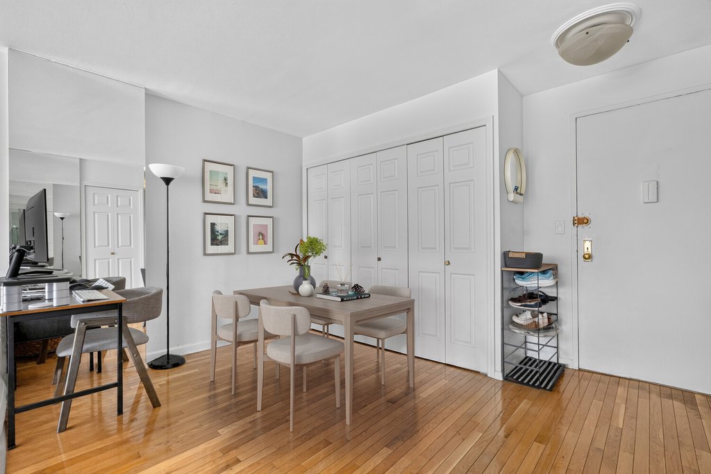 305 East 24th Street, Unit 14K photo 3