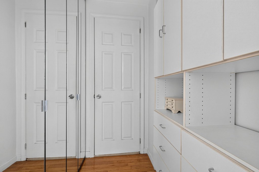 305 East 24th Street, Unit 14K photo 6