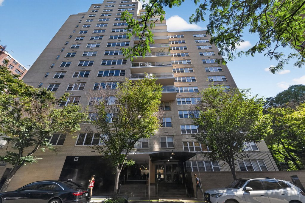 305 East 24th Street, Unit 14K photo 9