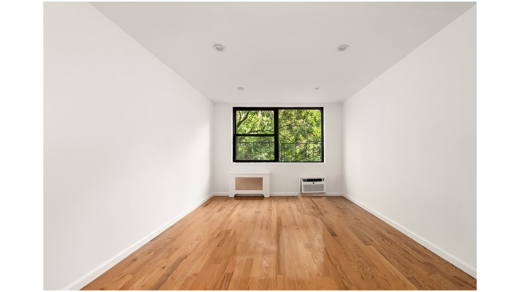 212 East 77th Street, Unit 4D photo 2