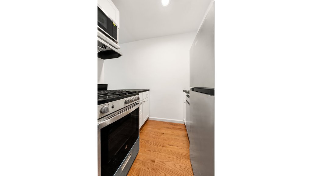 212 East 77th Street, Unit 4D photo 6
