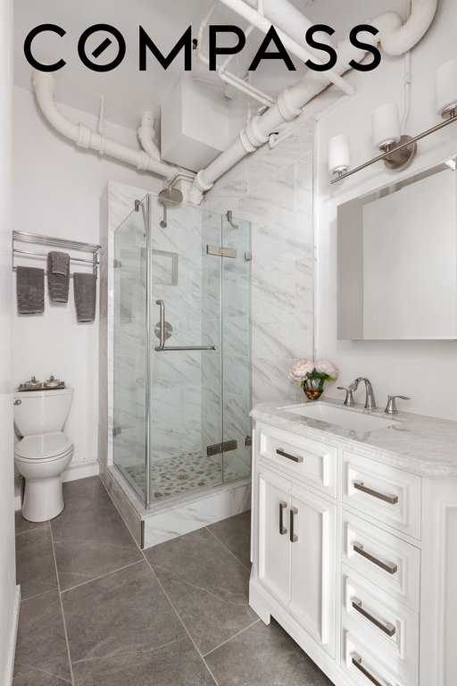335 West 38th Street, Unit 4 photo 7