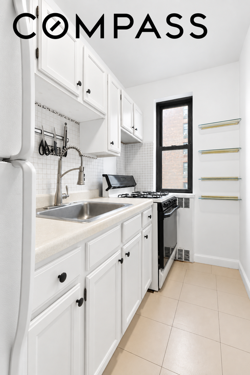 90 Park Terrace East, Unit 5B photo 7