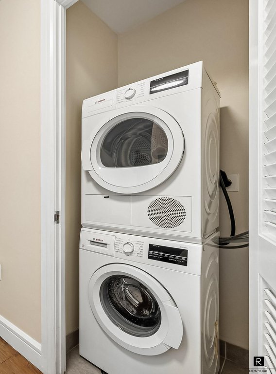 25-21 43rd Avenue, Unit 801 photo 4