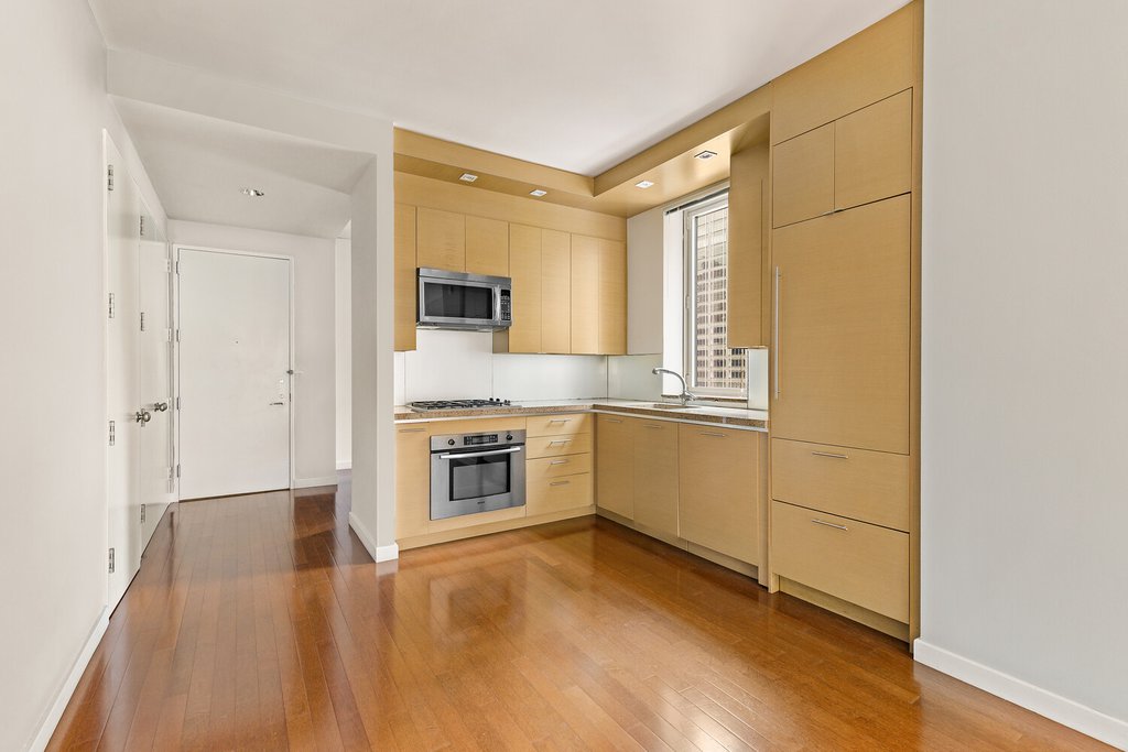 1600 Broadway, Unit 20A photo 9