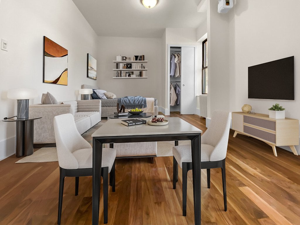 455 Hudson Street, Unit 22