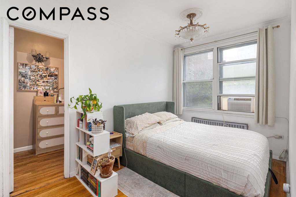 242 East 38th Street, Unit 4E photo 3