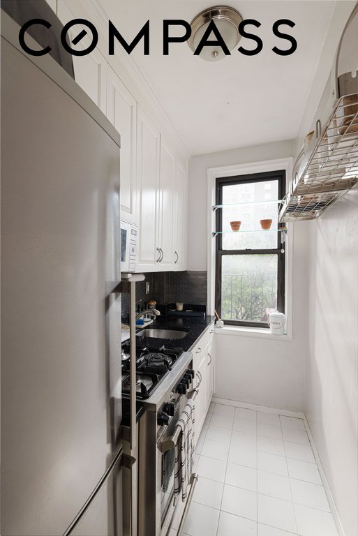 242 East 38th Street, Unit 4E photo 5