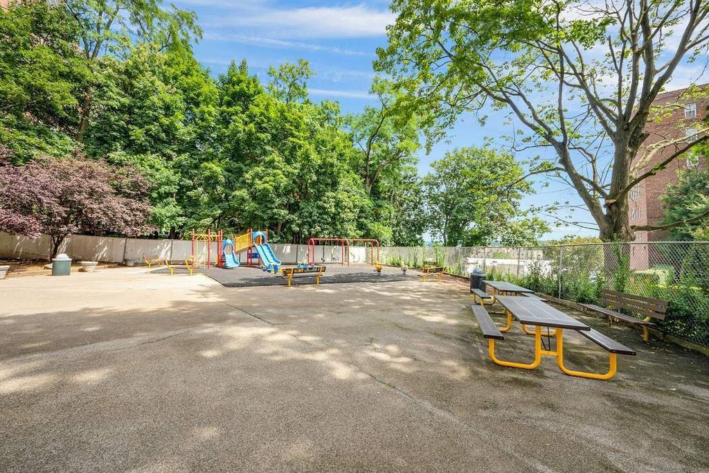 5610 Netherland avenue, Unit 1G photo 35