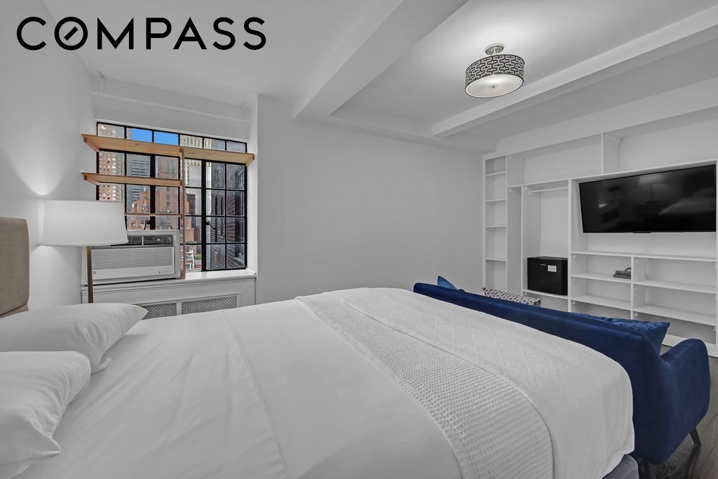 25 Tudor City Place, Unit 1315 photo 4
