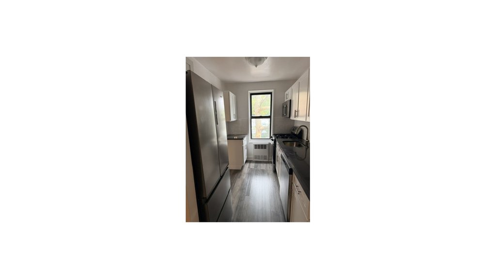 282 East 35th Street, Unit 2P photo 2