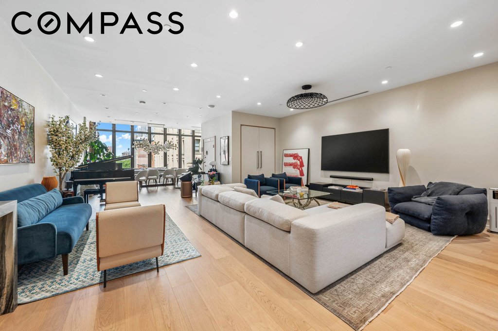 716 Broadway, Unit PH6 photo 3