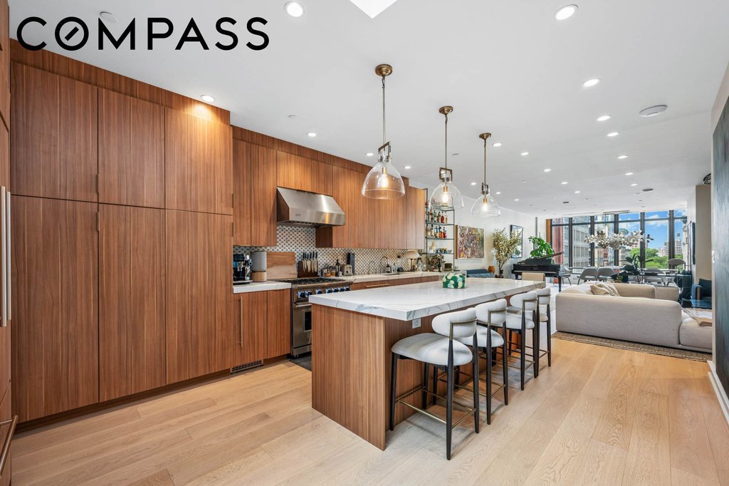 716 Broadway, Unit PH6 photo 4
