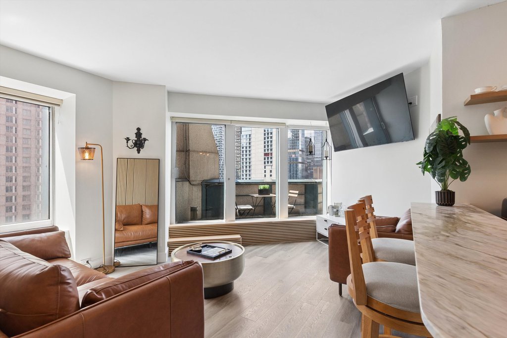 150 West 56th Street, Unit 2810 photo 2