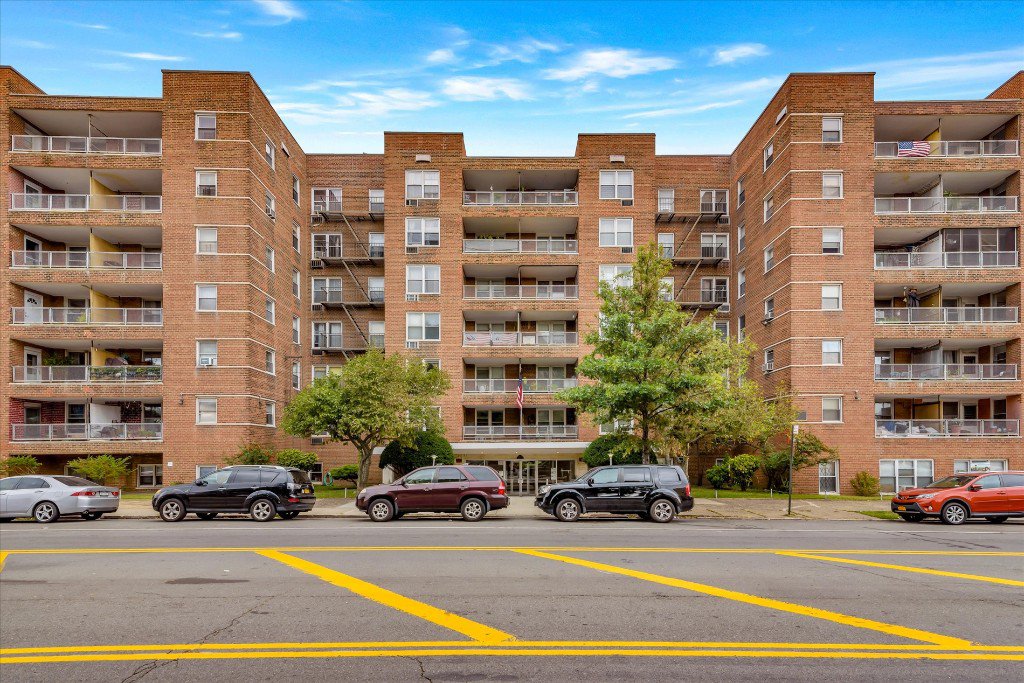 60-11 Broadway, Unit 3A