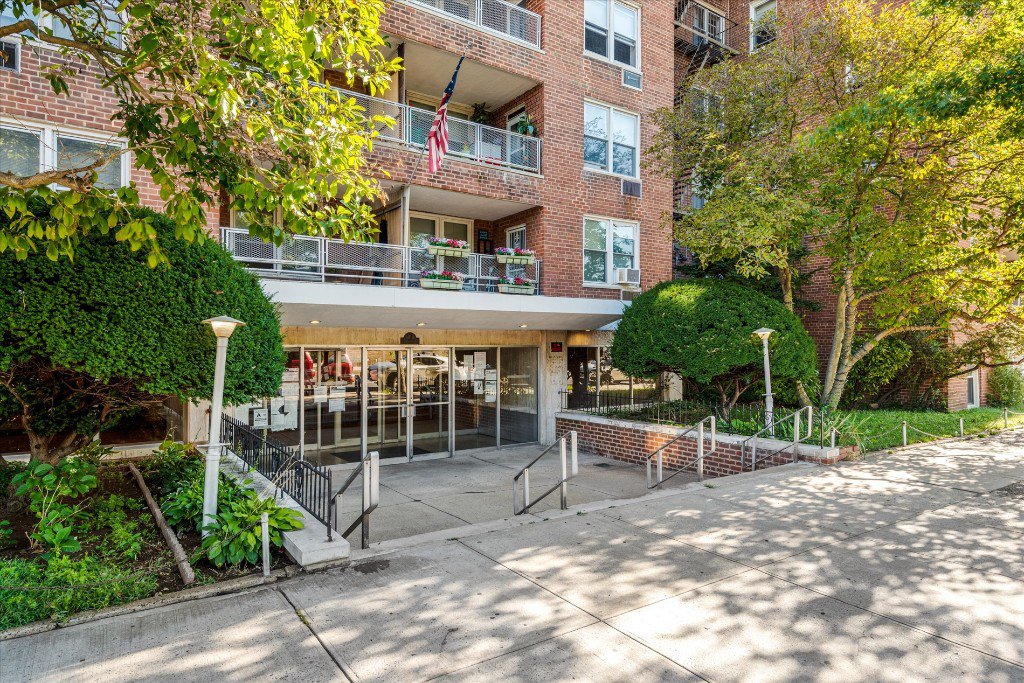 60-11 Broadway, Unit 3A photo 2