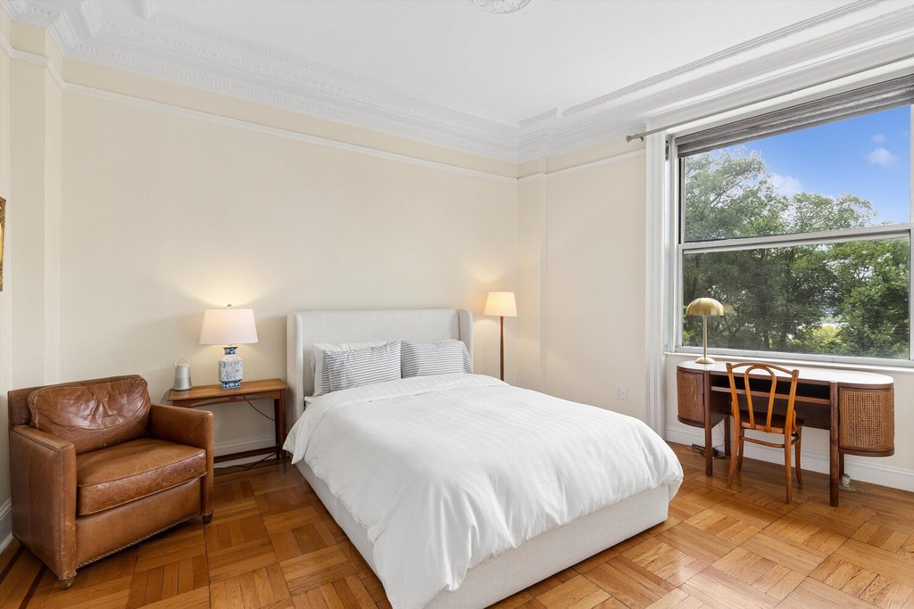 417 Riverside Drive, Unit 3A1 photo 5