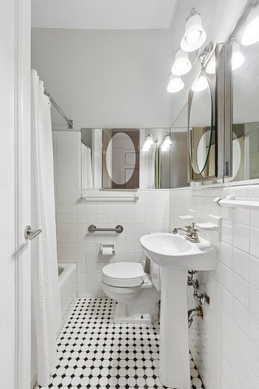 417 Riverside Drive, Unit 3A1 photo 7