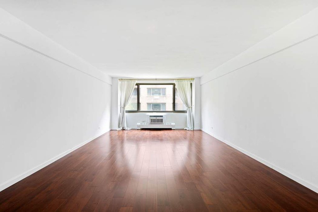 425 East 63rd Street, Unit W7A photo 2