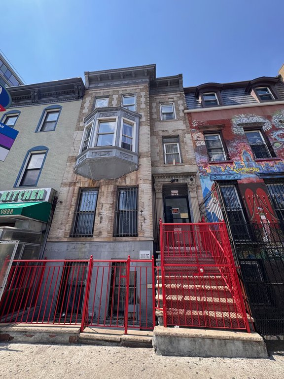 48 Fourth Avenue – For Sale