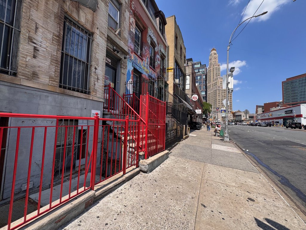 48 Fourth Avenue – For Sale photo 2