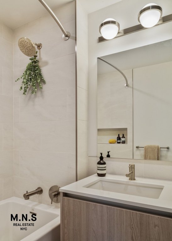 54 Crown Street, Unit 907 photo 12