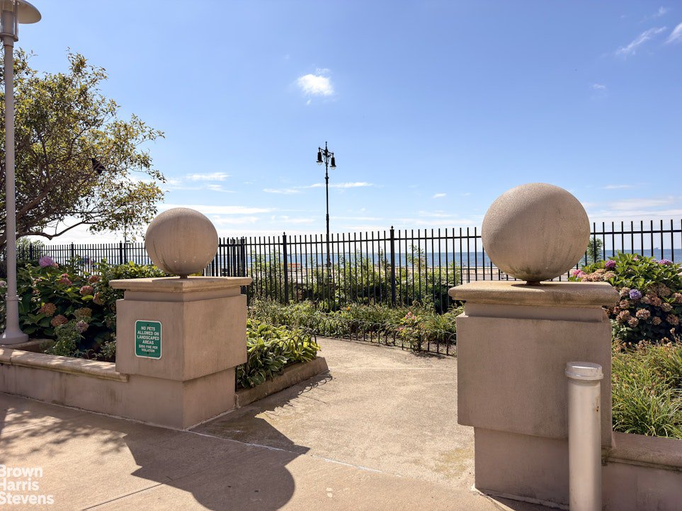 65 Oceana Drive East, Unit 3F photo 9