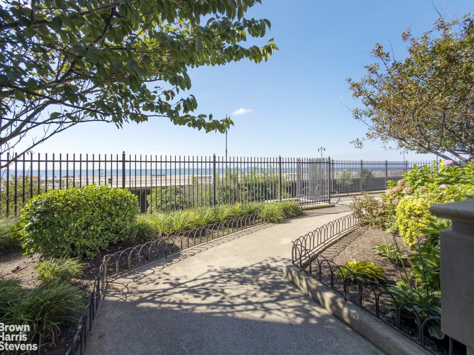 65 Oceana Drive East, Unit 3F photo 10