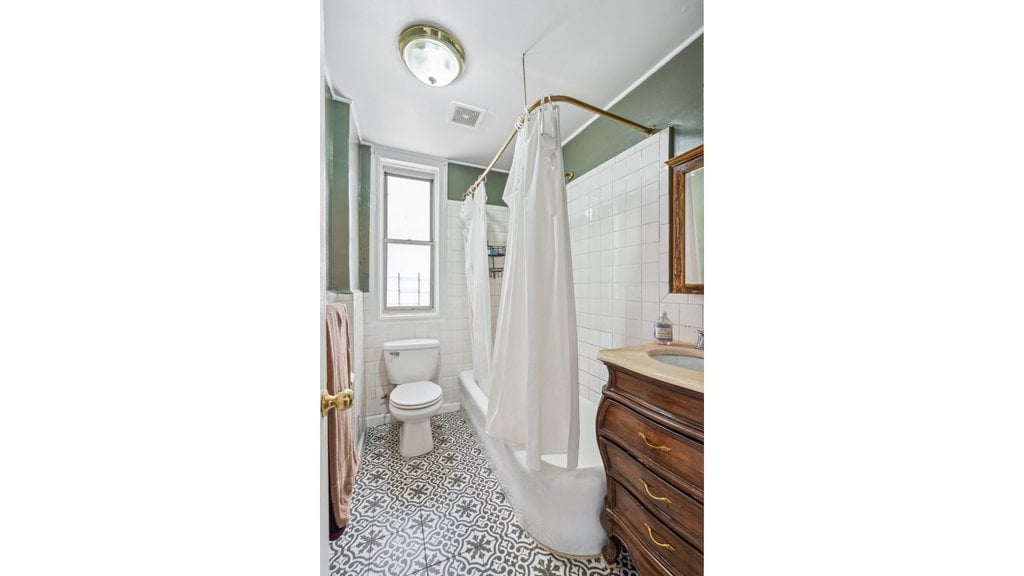 1075 Grand Concourse, Unit 4G photo 2