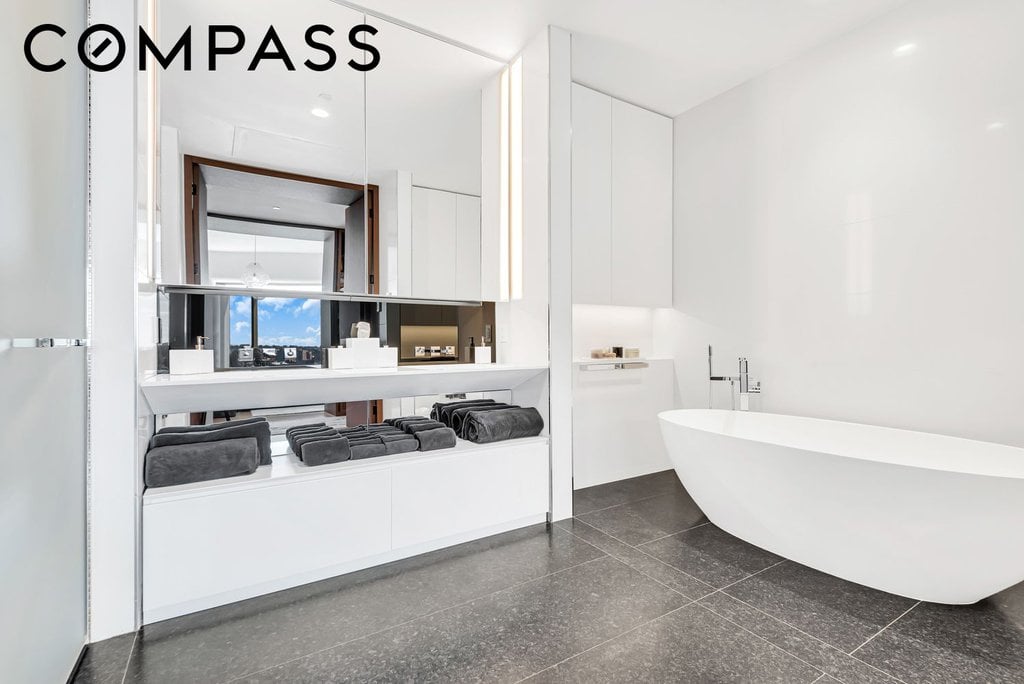 551 West 21st Street, Unit 8A photo 5