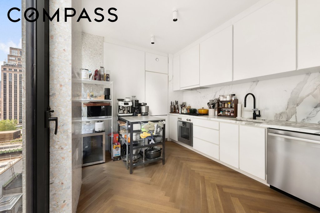 16 West 40th Street, Unit 22B photo 3