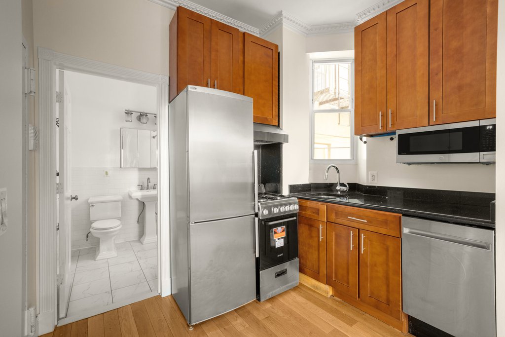 245 Mulberry Street, Unit 1 photo 5