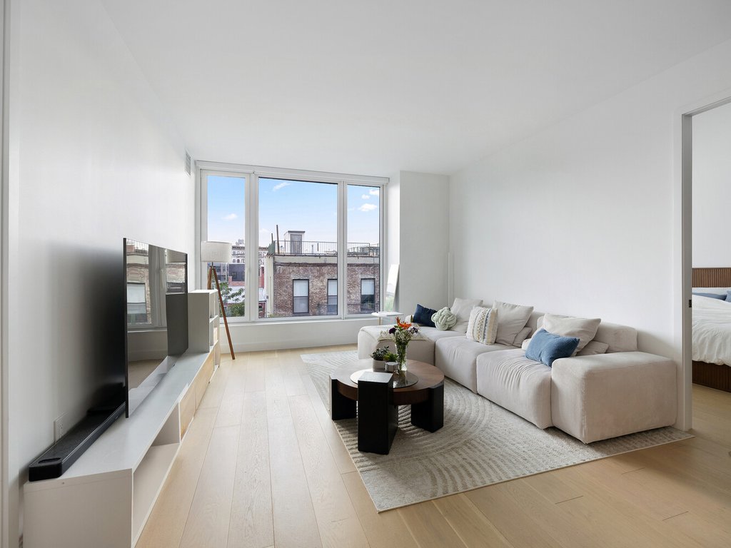 171 North 1st Street, Unit 5H