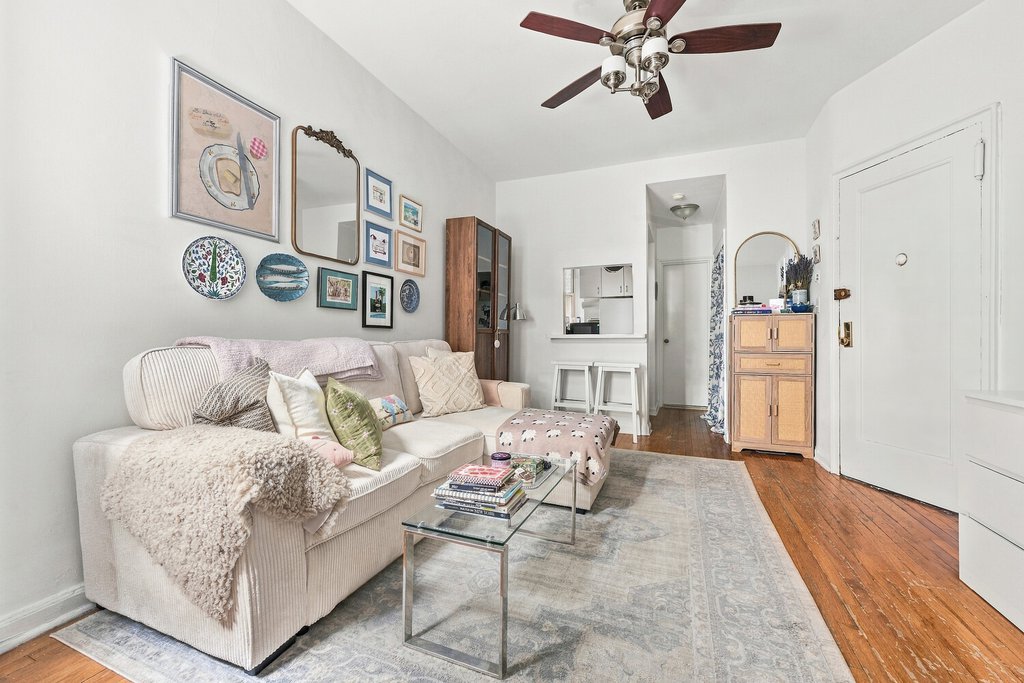 521 East 81st Street, Unit 3D photo 2