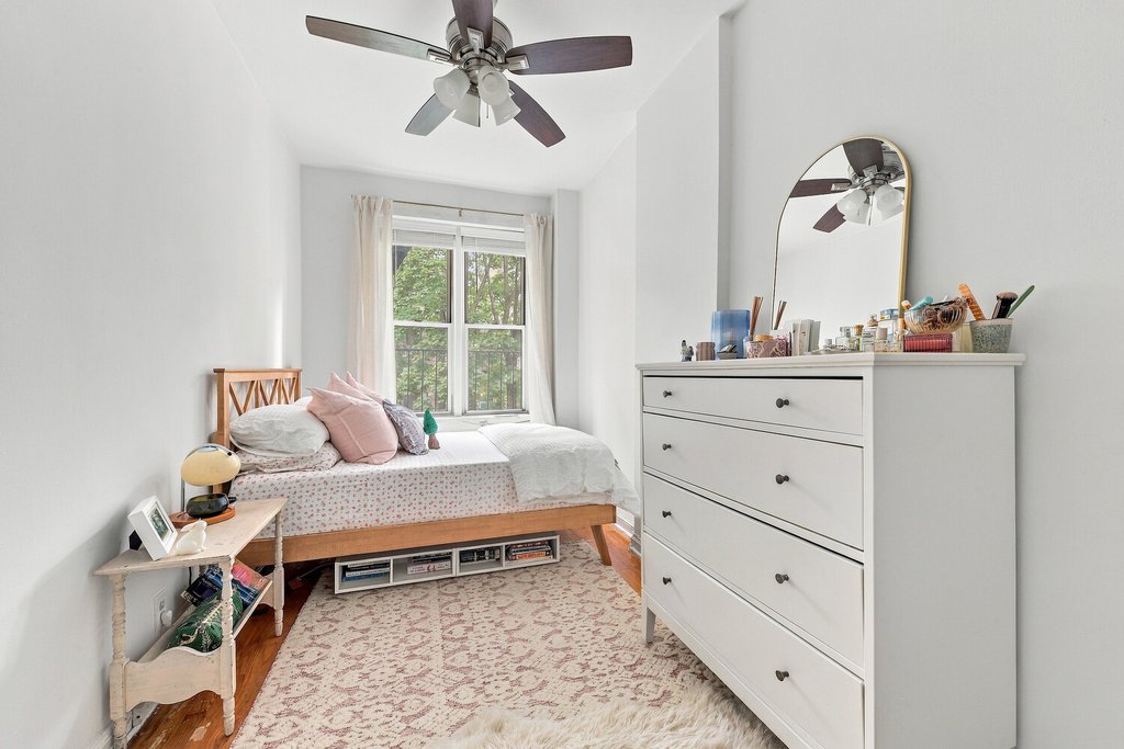 521 East 81st Street, Unit 3D photo 4