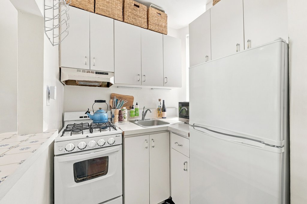 521 East 81st Street, Unit 3D photo 5