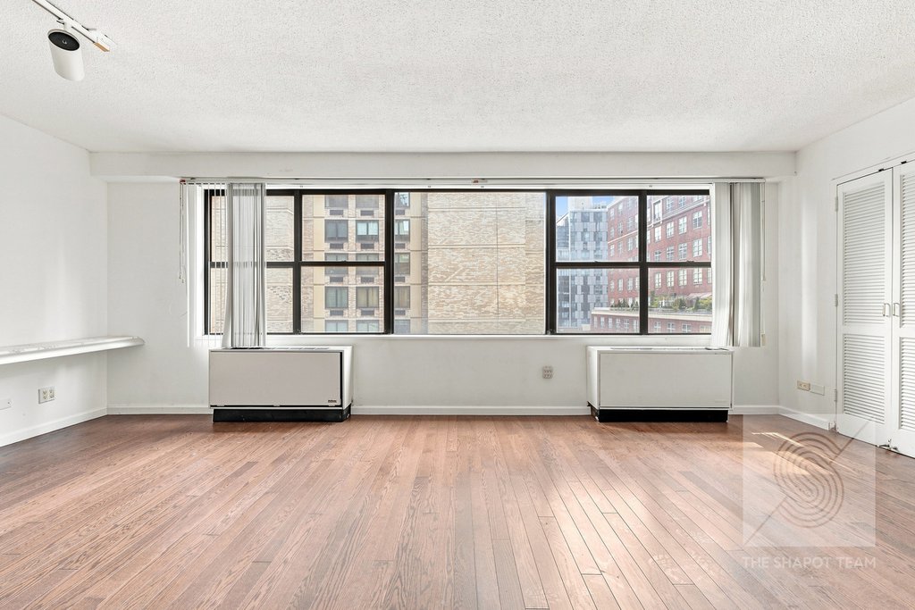 1065 Park Avenue, Unit 9D photo 8